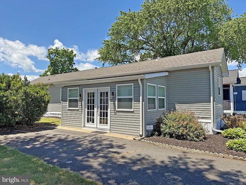 1st image of 25 Spinning Wheel Ln