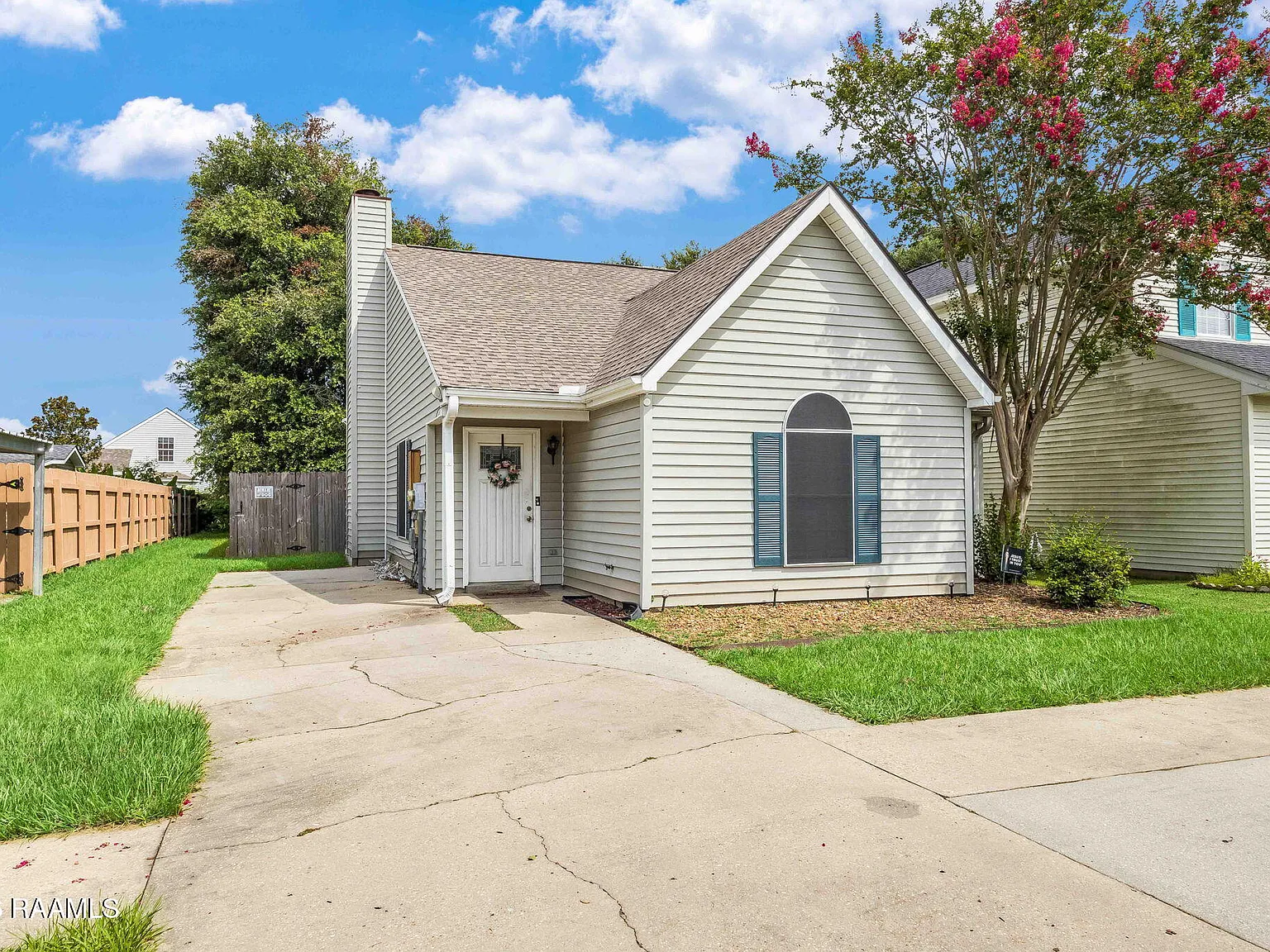 3 bed, 2.0 bath, 1306 sqft, $1,500 — Photo 1
