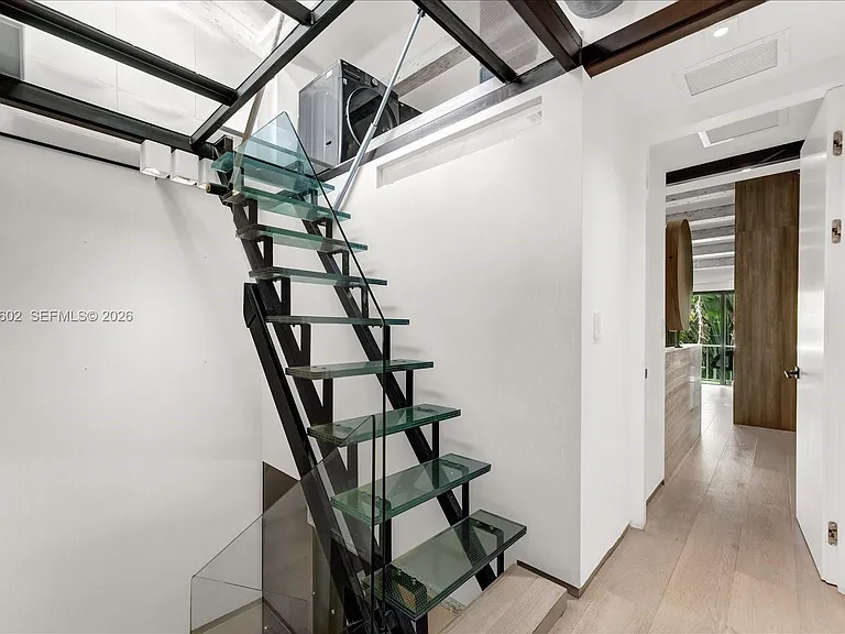 6011 N Bayshore Dr #8-D — Photo 11