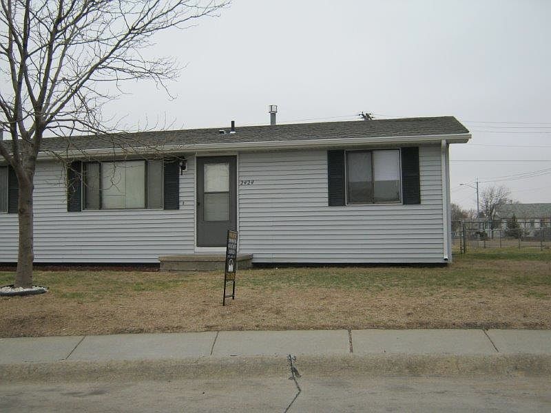 1st image of 2424 W 5th St