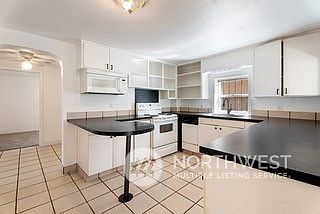 5th image of 220 SE Lamperti Lane