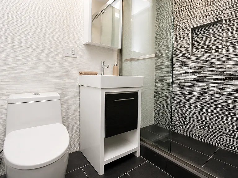 376 S 3rd St #2R — Photo 6