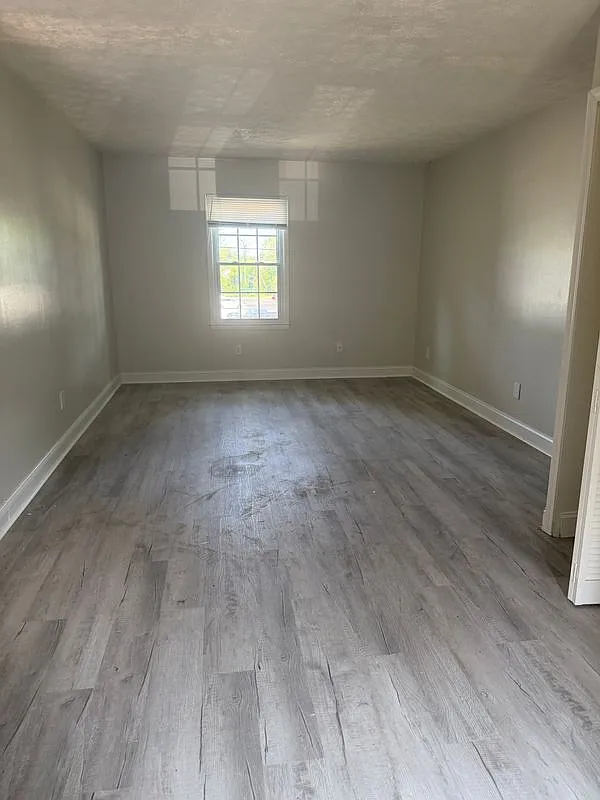 1 bed, 1.0 bath, 692 sqft, $825 — Photo 2