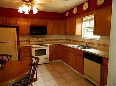 4th image of 316 Carriage Dr