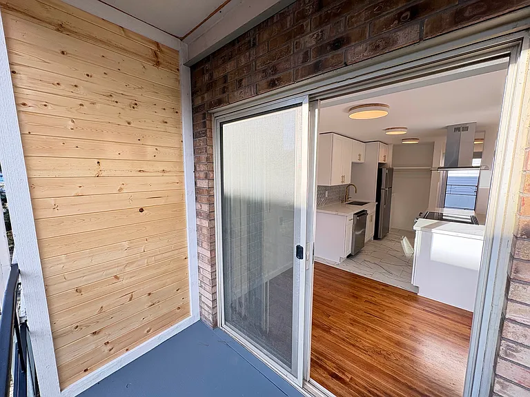 2345 Minor Ave E #14 — Photo 21