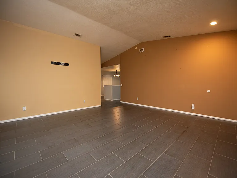 14010 Millbrook Dr — Photo 7