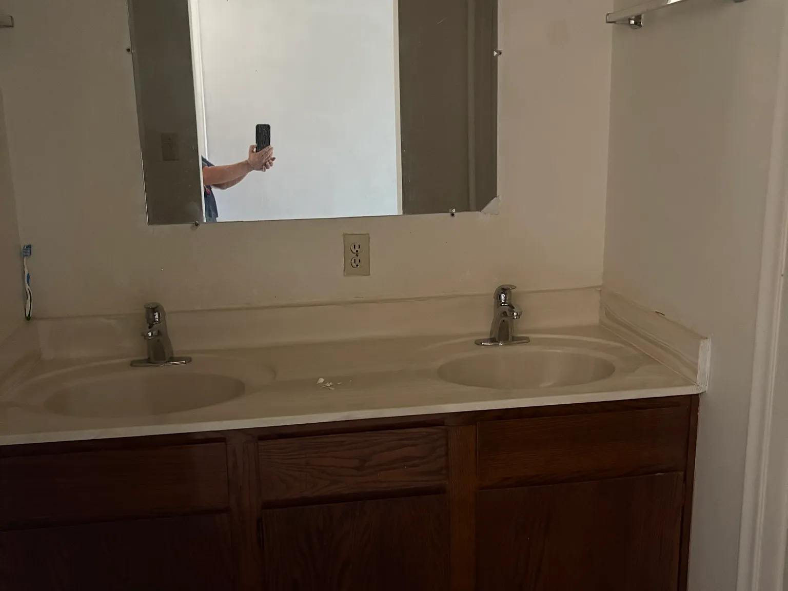 3 bed, 2.5 bath, 1409 sqft, $1,700 — Photo 3