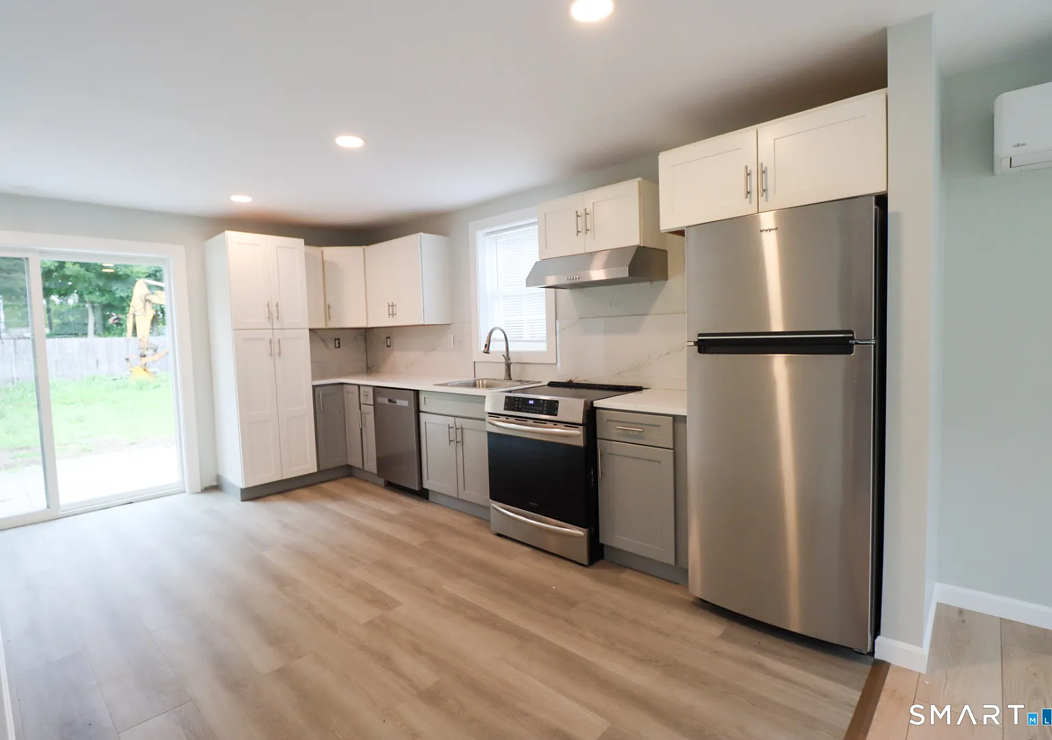 2 bed, 1.0 bath, 1000 sqft, $2,295 — Photo 3