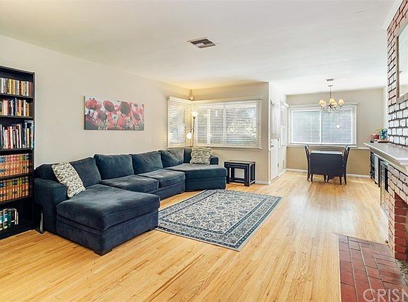 4th image of 8939 Yolanda Ave