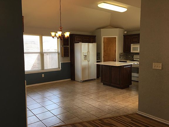 3rd image of 2728 SE 95th St