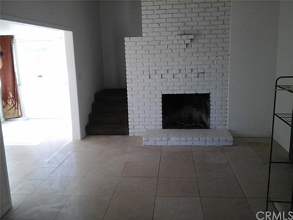 2nd image of 1054 N Conejo Dr