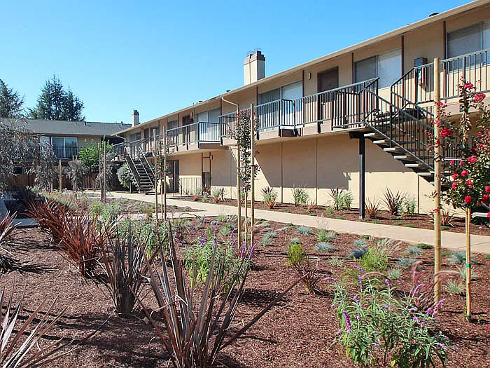 201 Cuesta Dr