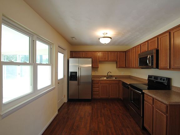 4th image of 3445 Silina Dr
