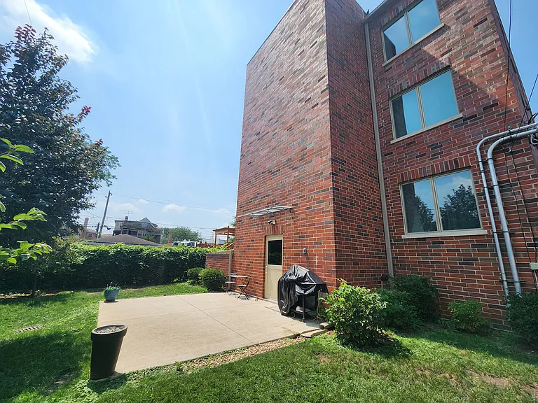 2725 Budd St #2A — Photo 12