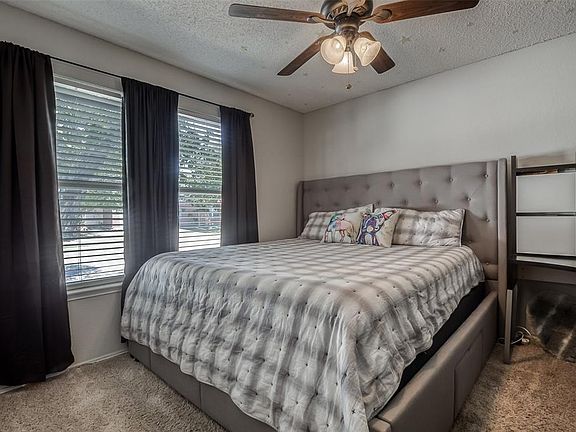 2nd image of 1554 Thornhill Ln