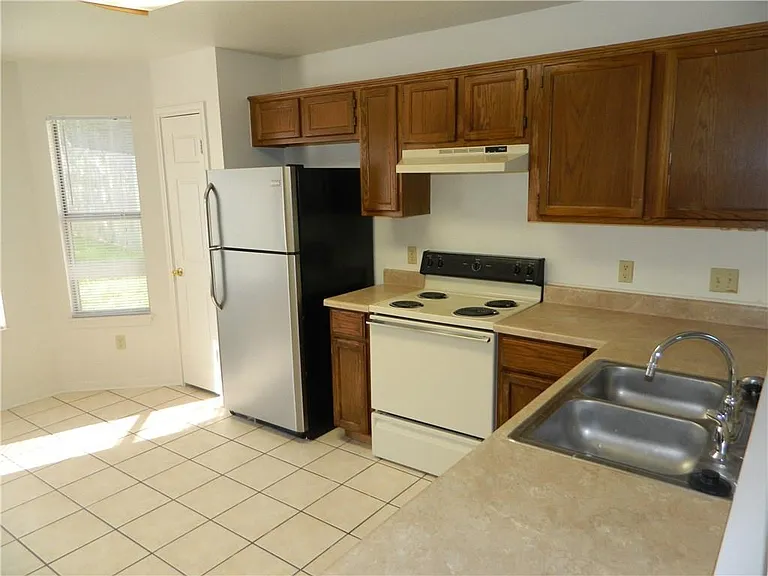 7213 Oak Meadow Dr #B — Photo 4