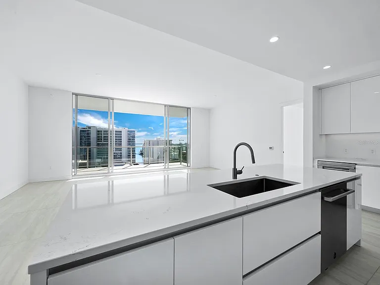 301 Quay Cmns #1409 — Photo 11