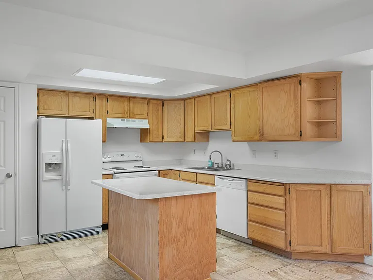 8566-8568 Wasatch Blvd E — Photo 9