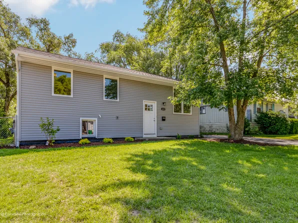 415 Kingston Dr, Romeoville, IL 60446