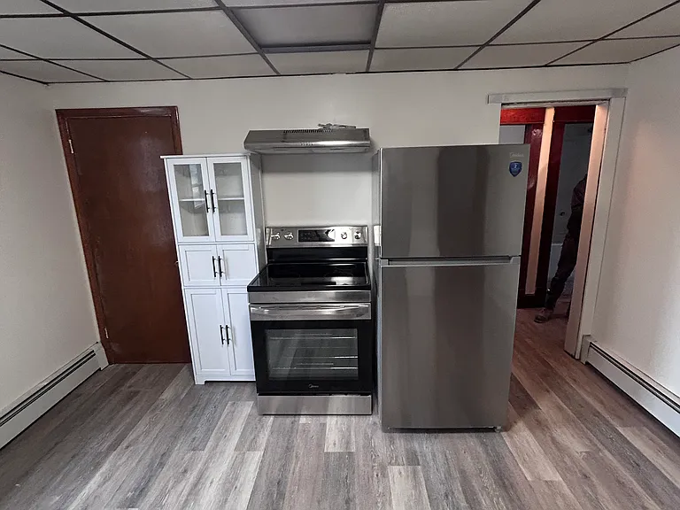1295 Reynolds Ave #2 — Photo 4