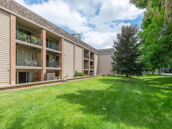 6423 Colony Way APT 1C, Edina, MN 55435