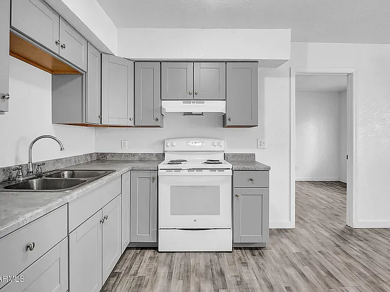 2 bed, 700 sqft, $1,245 — Photo 4