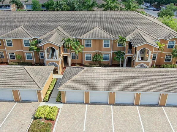 1076 Winding Pines Cir Unit 206, Cape Coral, FL 33909