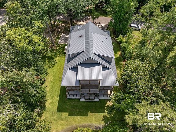 2nd image of 3806 Scenic Dr