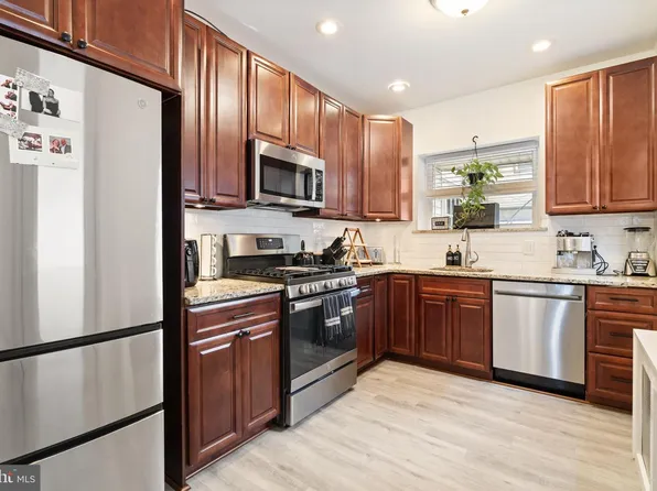 2354 E Tucker St, Philadelphia, PA 19125