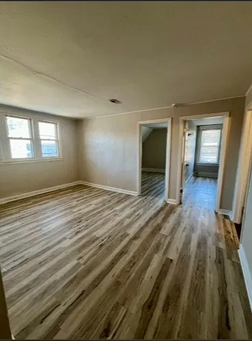 3 bed, $1,300 — Photo 3