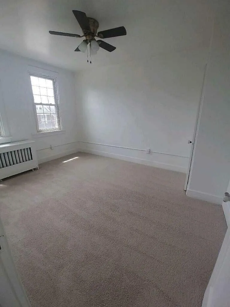 523 Howard St photo 1