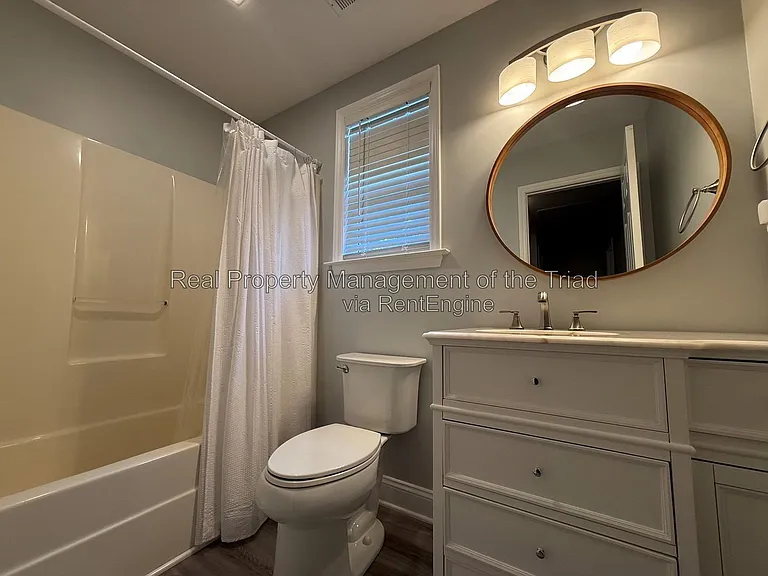 2740 Bridgeport Dr — Photo 9