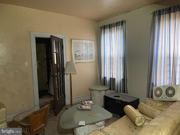 5th image of 4022 Boarman Ave