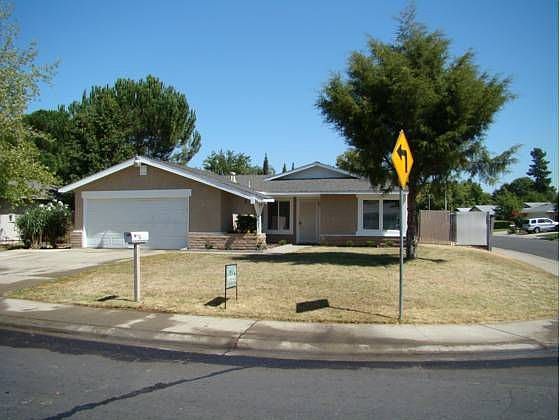 1st image of 7943 Deer Lake Dr