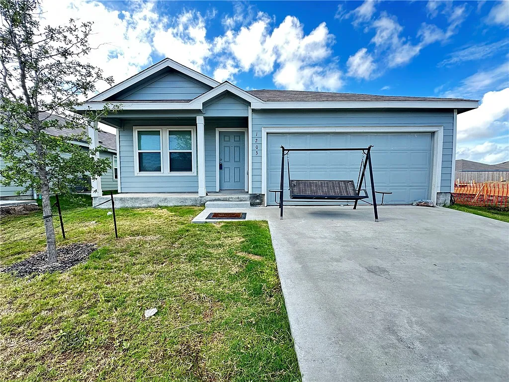3 bed, 2.0 bath, 1535 sqft, $2,295 — Photo 1