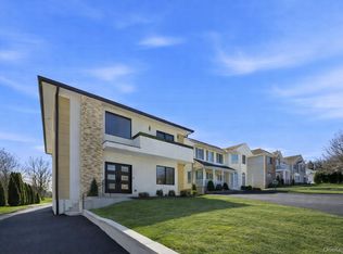 31 Gedney Way, White Plains, NY 10605