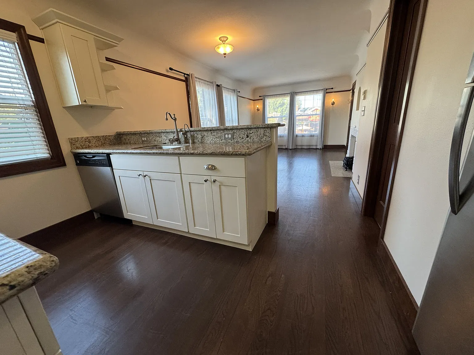 2 bed, 880 sqft, $2,950 — Photo 4