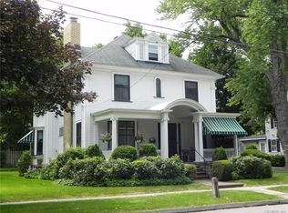 42 South St, Brockport, NY 14420