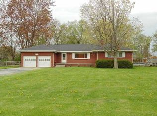 902 Meadowview Ln, Northwood, OH 43619