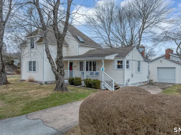 45 Ridgewood Avenue, Waterford, CT 06385