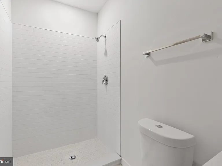 223 S 45th St #1R — Photo 20