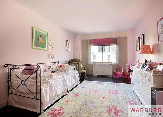 Sold by Warburg | media 21