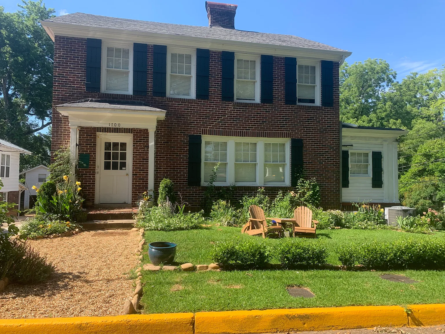4 bed, 1.5 bath, 1475 sqft, $2,600 — Photo 1