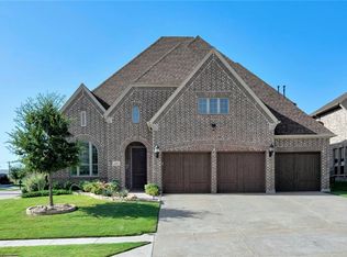 927 Champions Way, Roanoke, TX 76262