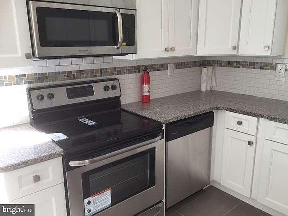 3rd image of 208 Haddon Rd