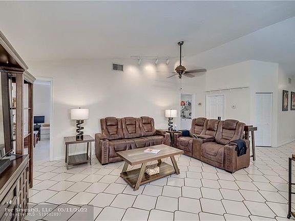 5th image of 5933 NW 47th Pl