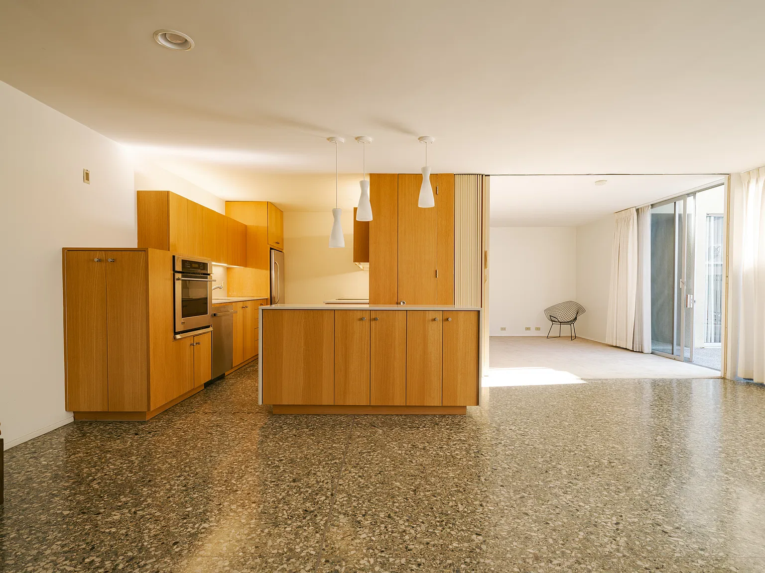 2 bed, 1057 sqft, $3,600 — Photo 2