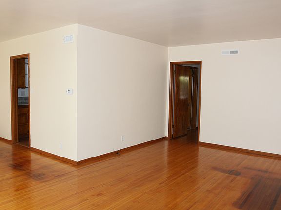 5th image of 26 Loma Ave Unit 3
