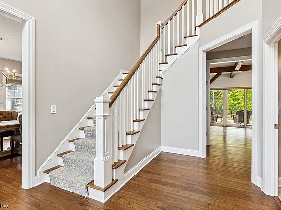 3rd image of 1669 Bur Oak Dr