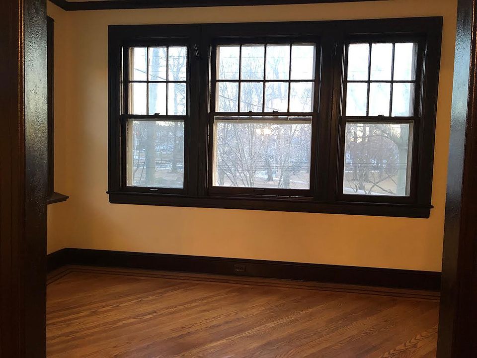 2nd image of 319 Maine Ave